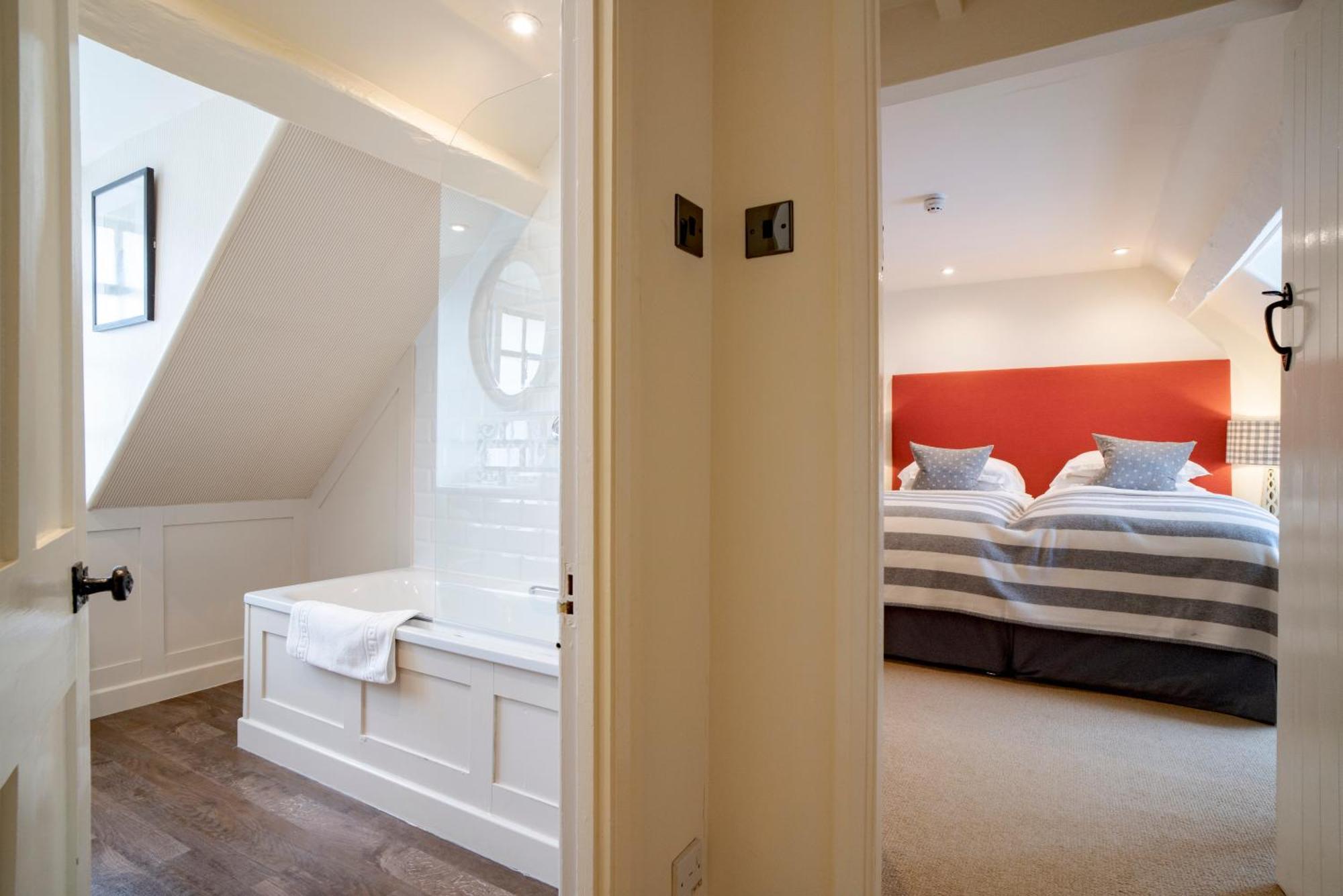 The Hare & Hounds Hotel Tetbury Rom bilde