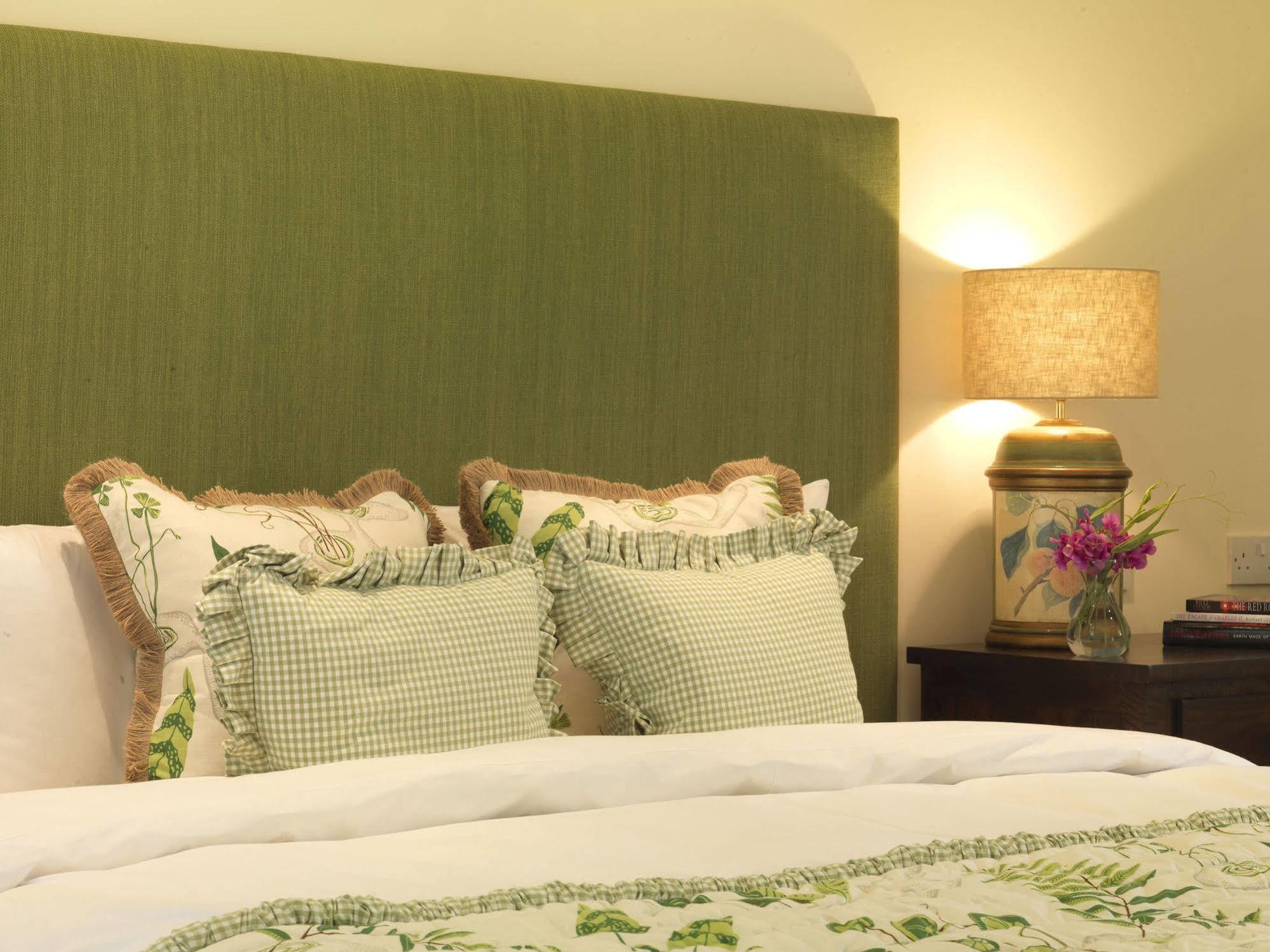 The Hare & Hounds Hotel Tetbury Eksteriør bilde