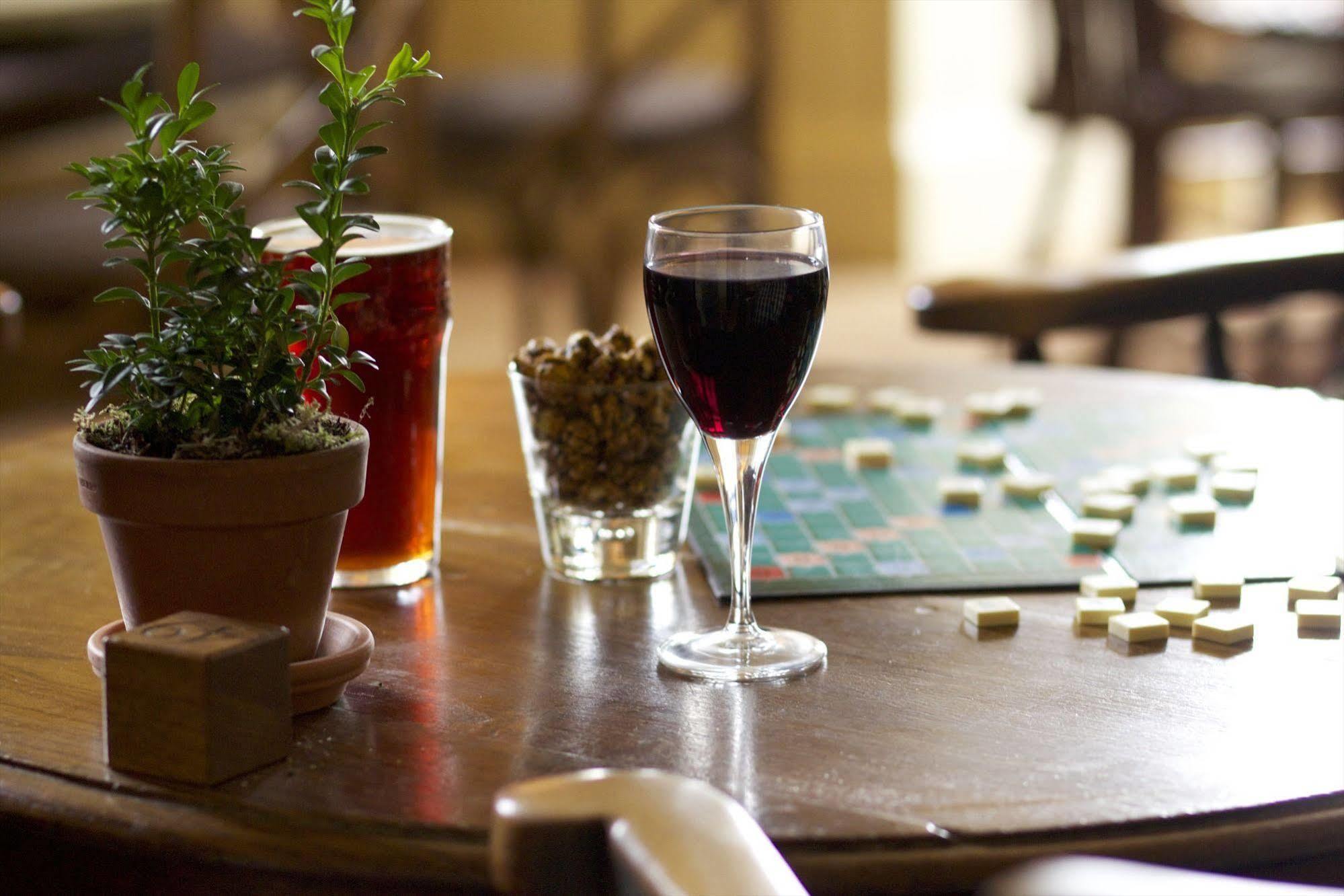 The Hare & Hounds Hotel Tetbury Eksteriør bilde
