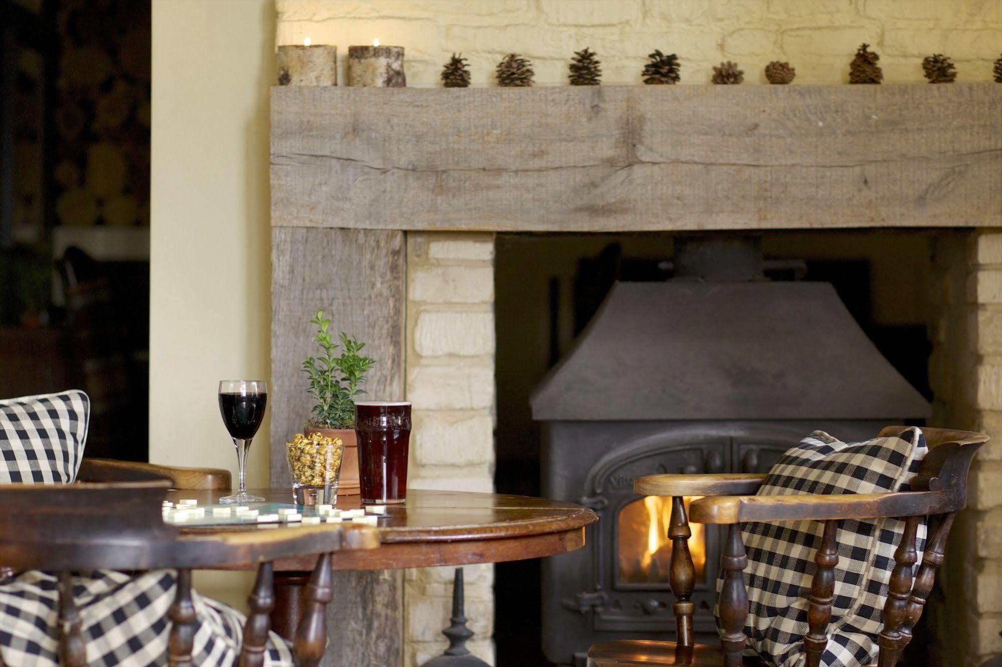 The Hare & Hounds Hotel Tetbury Eksteriør bilde