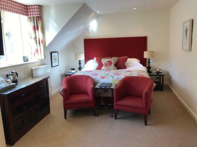 The Hare & Hounds Hotel Tetbury Eksteriør bilde